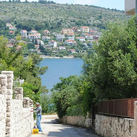 Ciovo Apartment *